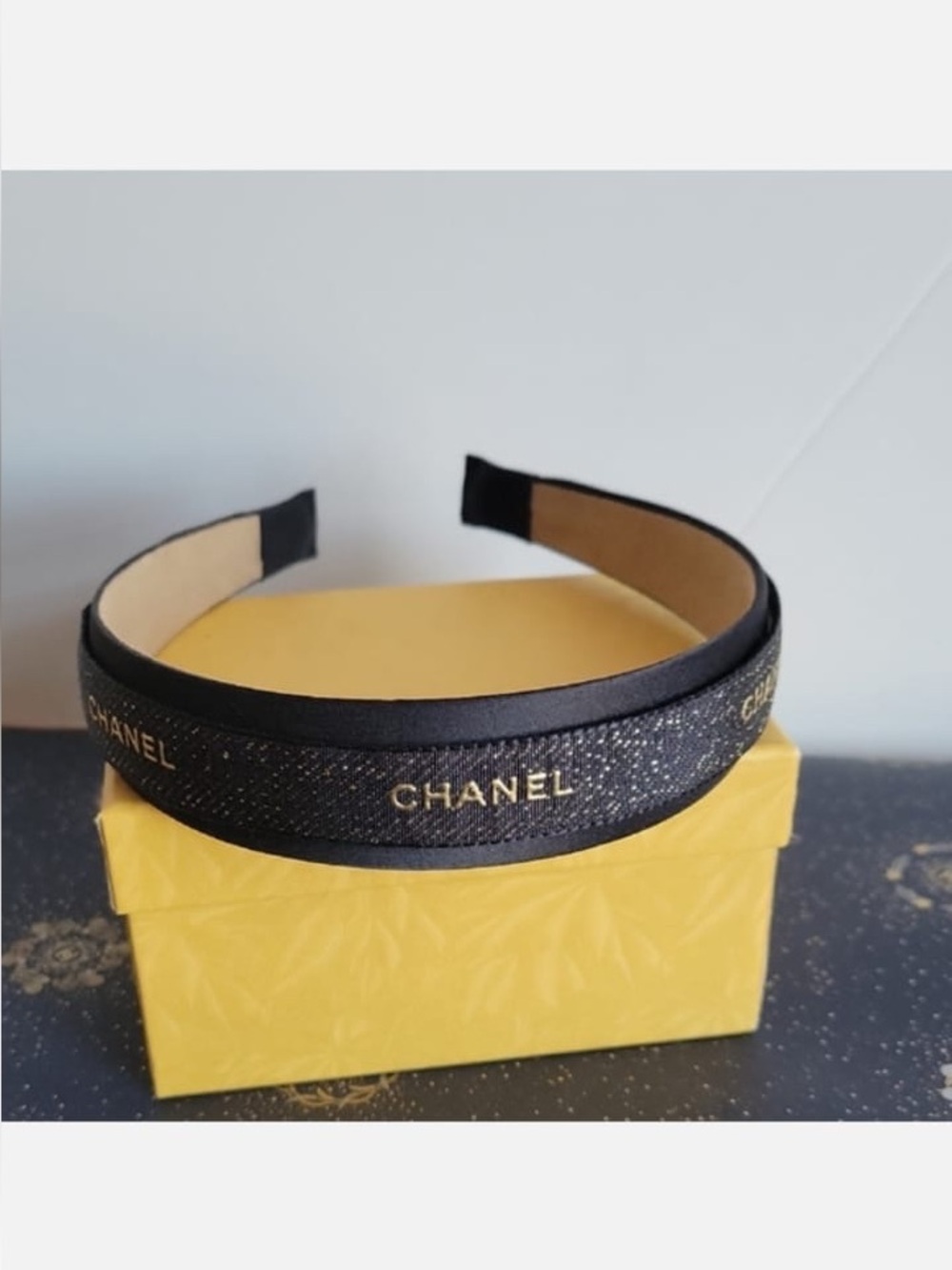 CHANEL Black Ribbon - Picture 10 of 10